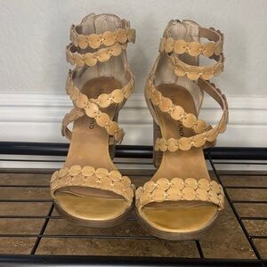 Lucky Brand Tan Strappy Heels